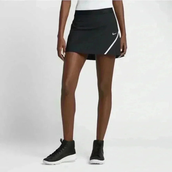 Nike Woman’s Woven Innovation Links Tennis Golf Skort Size Medium - Picture 1 of 15